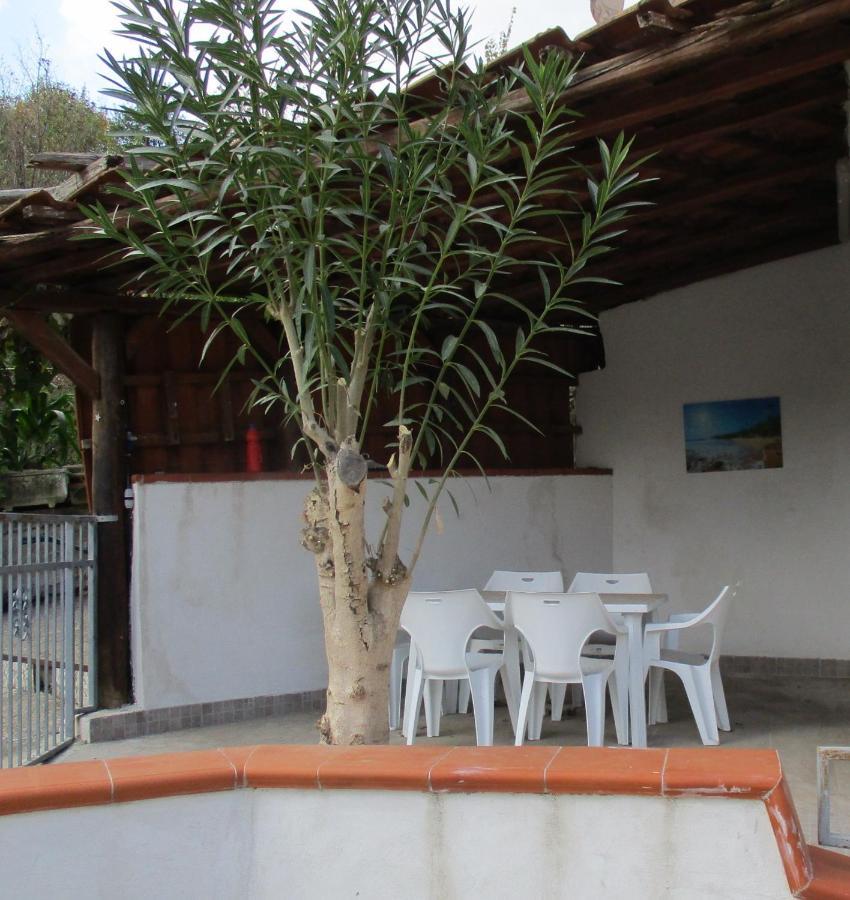 Resort Giardino Degli Aranci - Casa Lisca บาโรนิสซี ภายนอก รูปภาพ