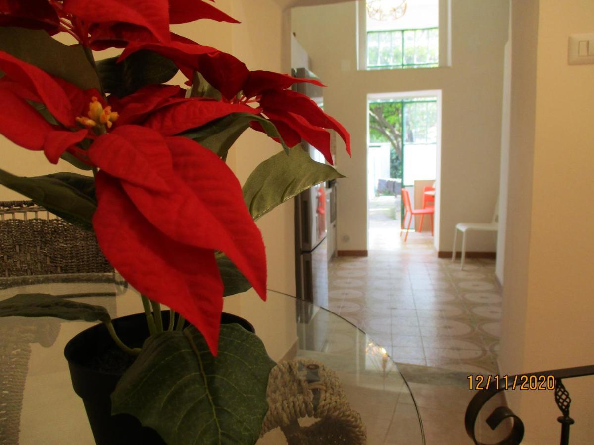 Resort Giardino Degli Aranci - Casa Lisca บาโรนิสซี ภายนอก รูปภาพ