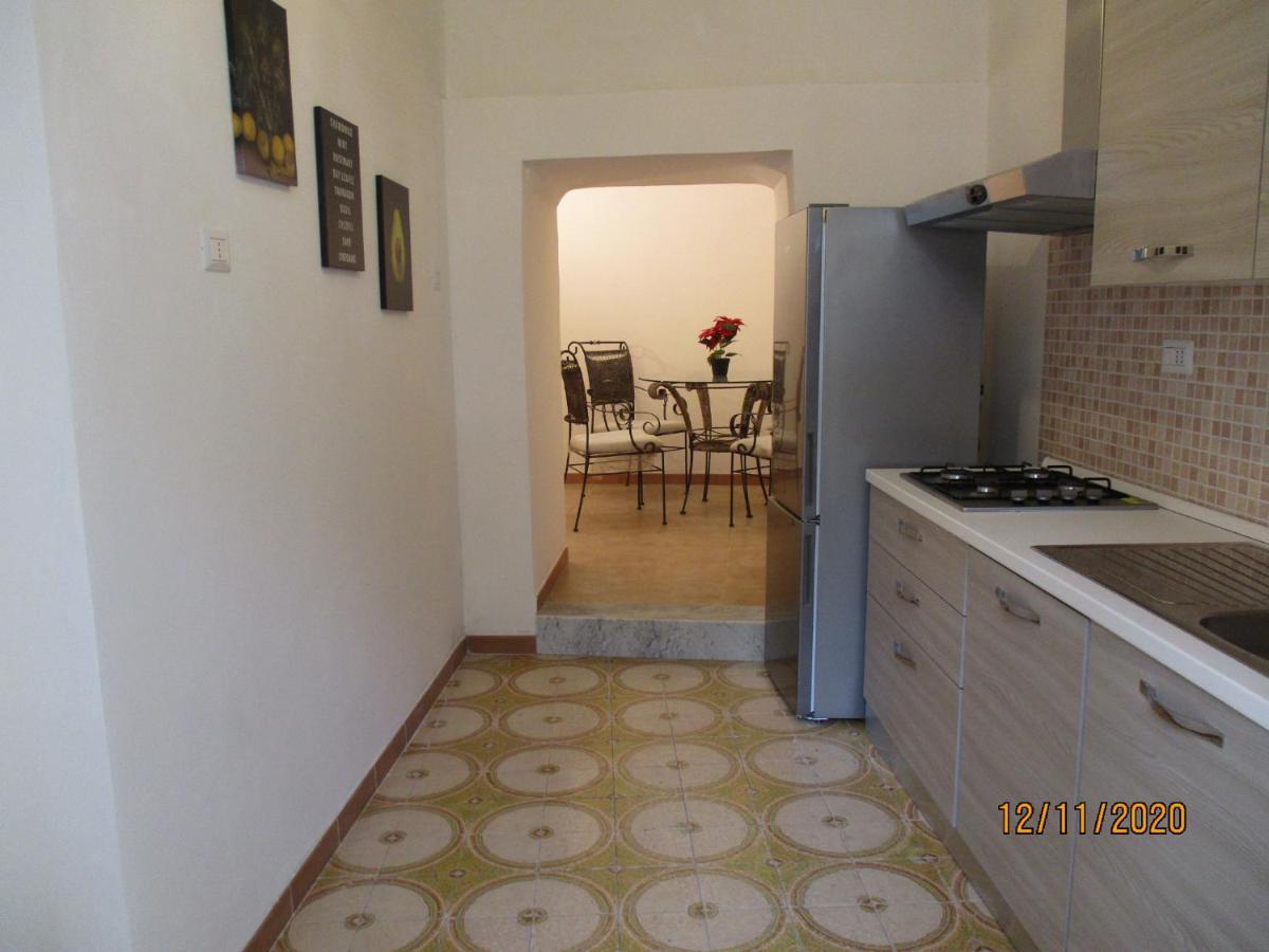 Resort Giardino Degli Aranci - Casa Lisca บาโรนิสซี ภายนอก รูปภาพ