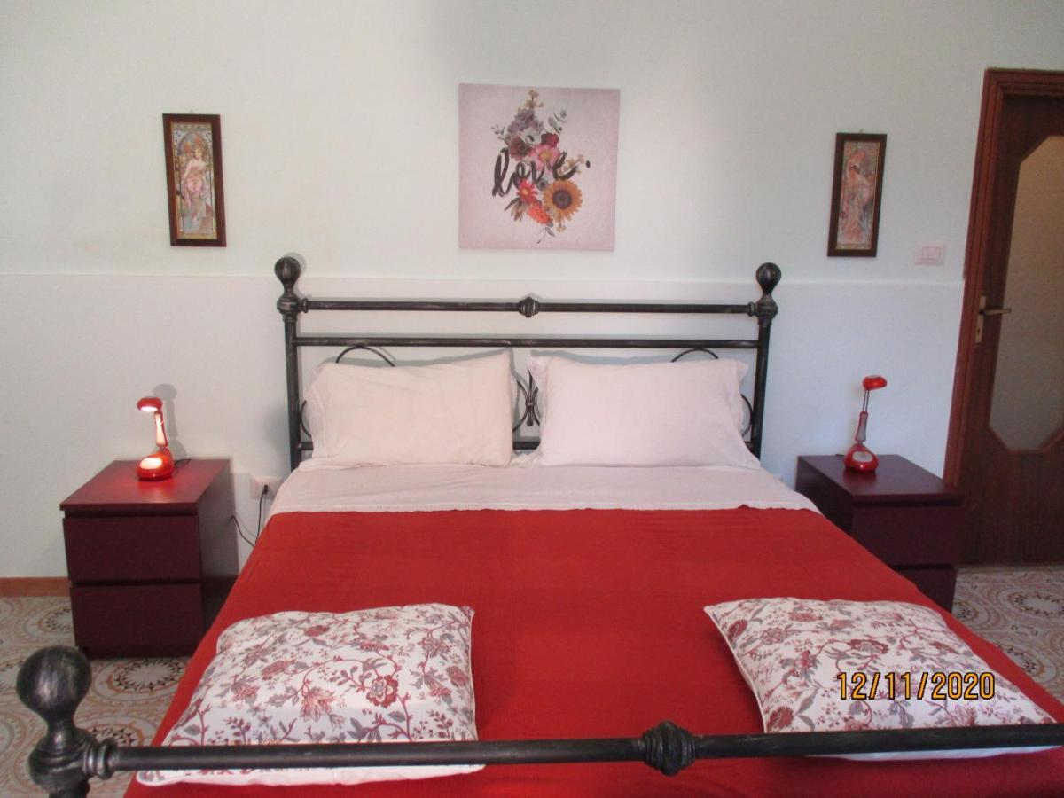 Resort Giardino Degli Aranci - Casa Lisca บาโรนิสซี ภายนอก รูปภาพ