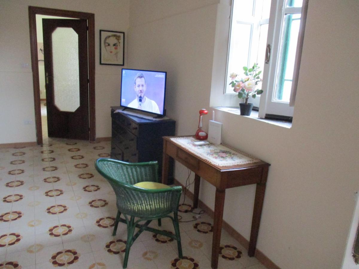 Resort Giardino Degli Aranci - Casa Lisca บาโรนิสซี ภายนอก รูปภาพ